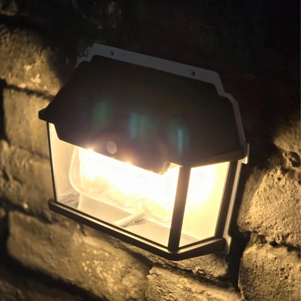 Lampa Triguba saulės energija varoma LED sodo sieninė lempa su judesio jutikliu