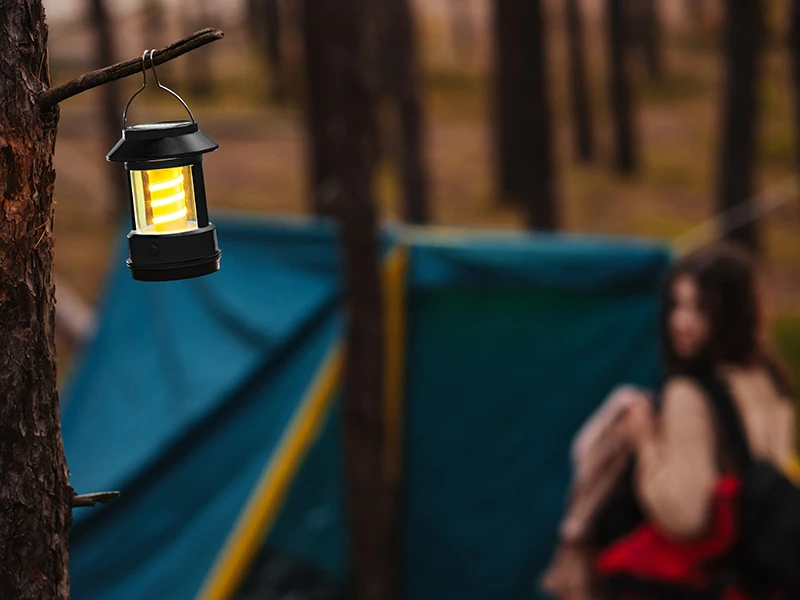 Lampka Tracer stovyklavietės šviestuvas