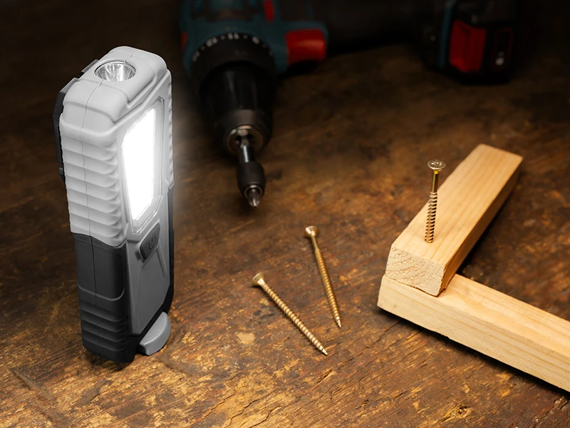 TRACER BASE LED 3+1W dirbtuvių žibintuvėlis