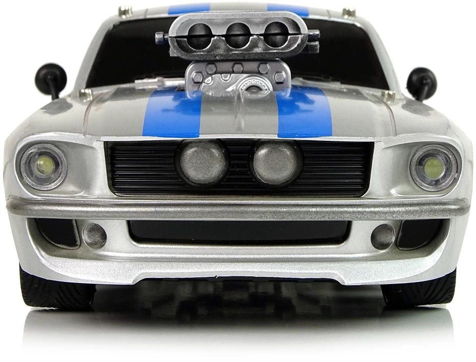 Nuotolinis automobilis 1:16