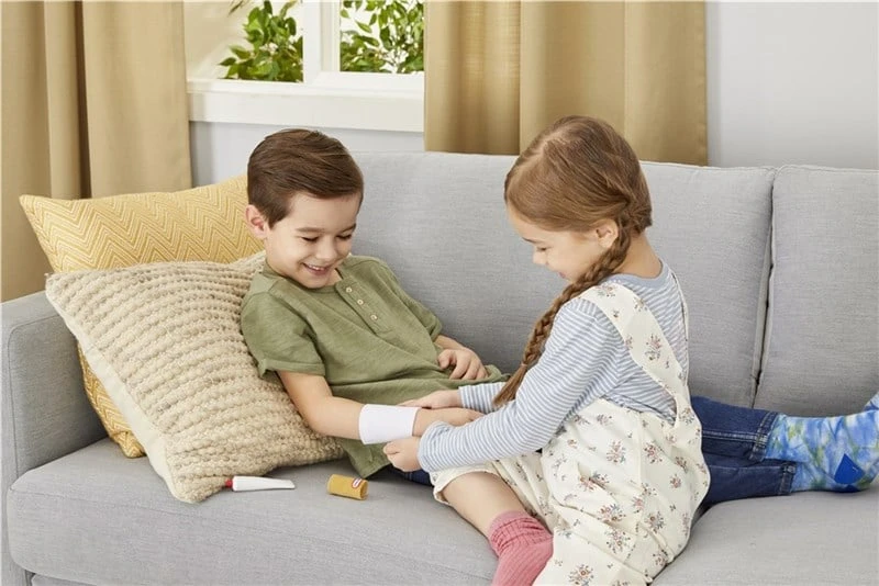 „Little Tikes“ – pirmosios pagalbos vaistinėlė (656156)