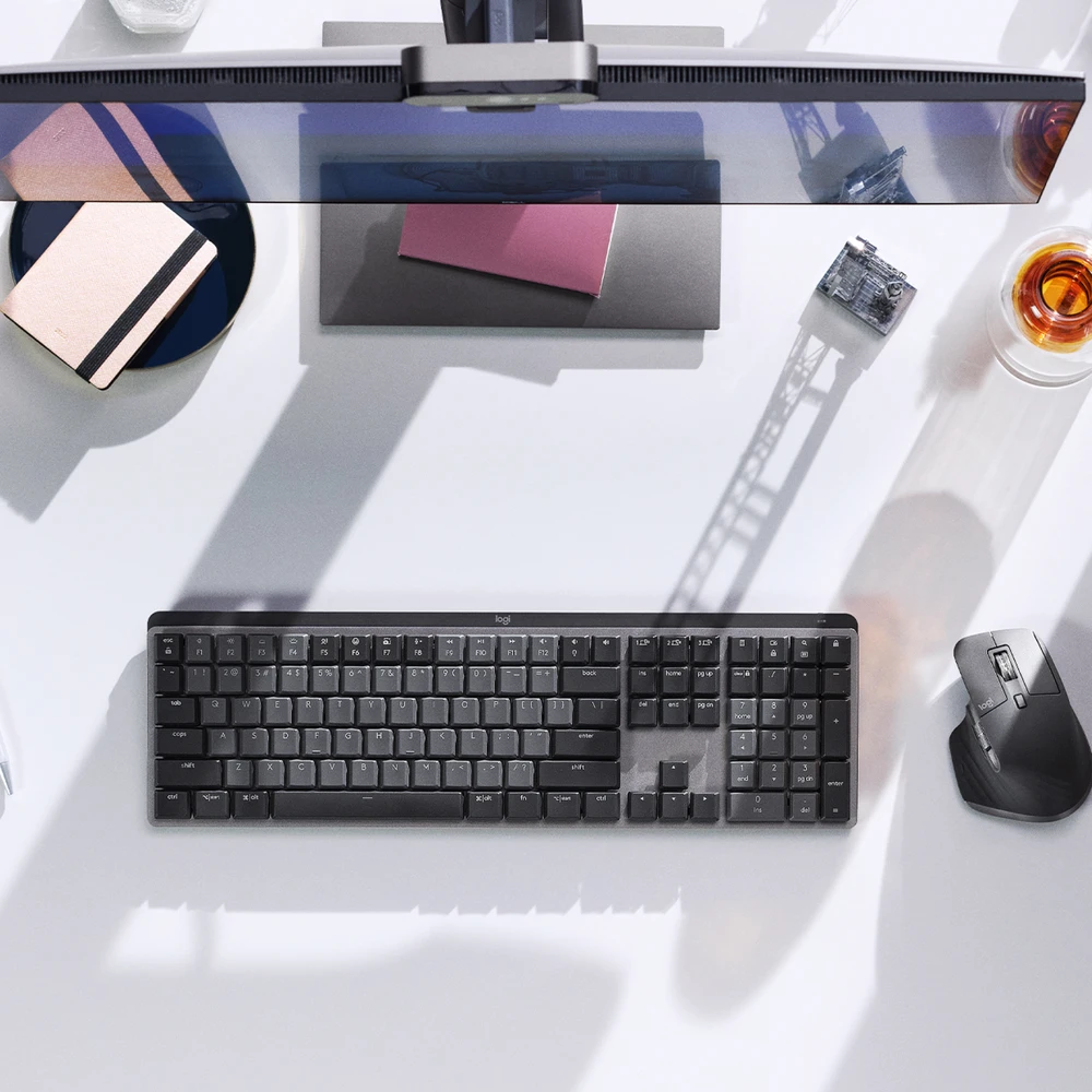 „Logitech MX Compact“ mechaninė belaidė klaviatūra su apšvietimu – Šiaurės šalių klaviatūra su „Clicky Switch“.