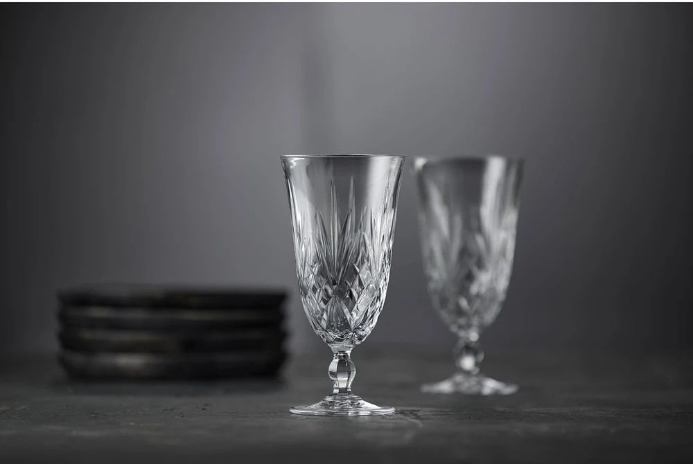Lyngby Glas - krištolinės Melodia alaus taurės - 40 cl - 4 vnt. rinkinys