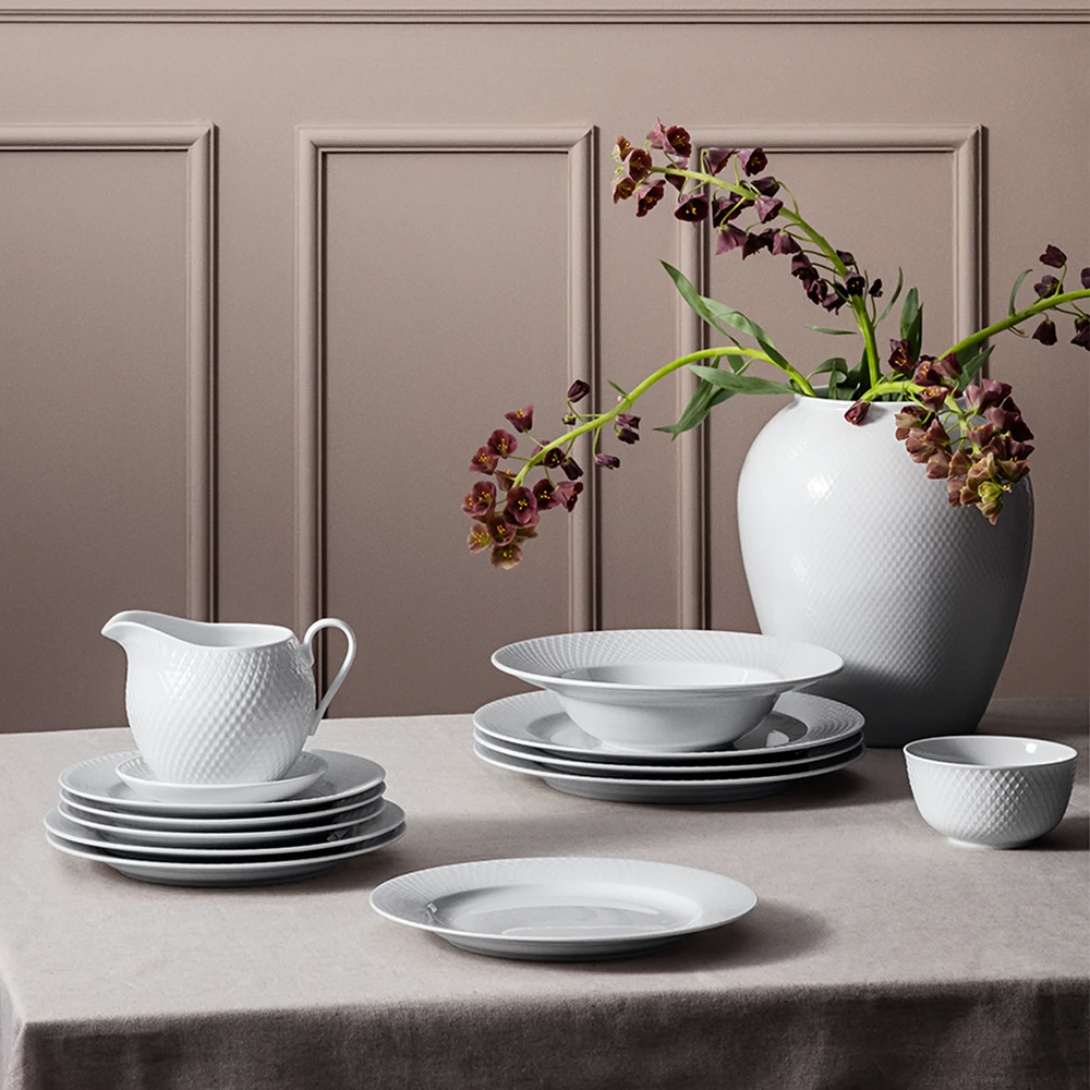 Lyngby Porcelæn - Rhombe balta pietų lėkštė - Ø23 cm