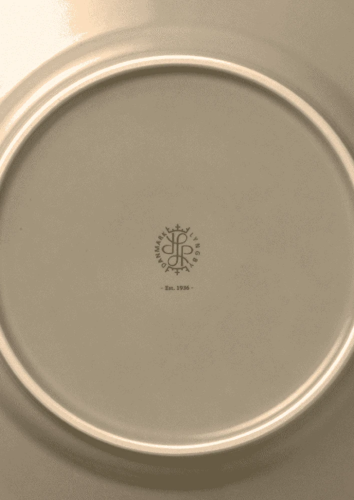 Lyngby Porcelæn – Rhombe Earth pietų lėkštė – Ø23 cm – Molis
