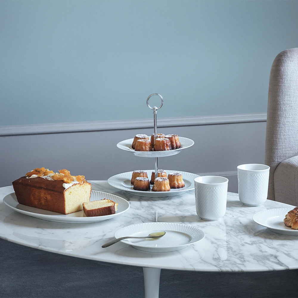 ​Lyngby Porcelæn – rombo baltas serviravimo padėklas 35x26,5 cm​