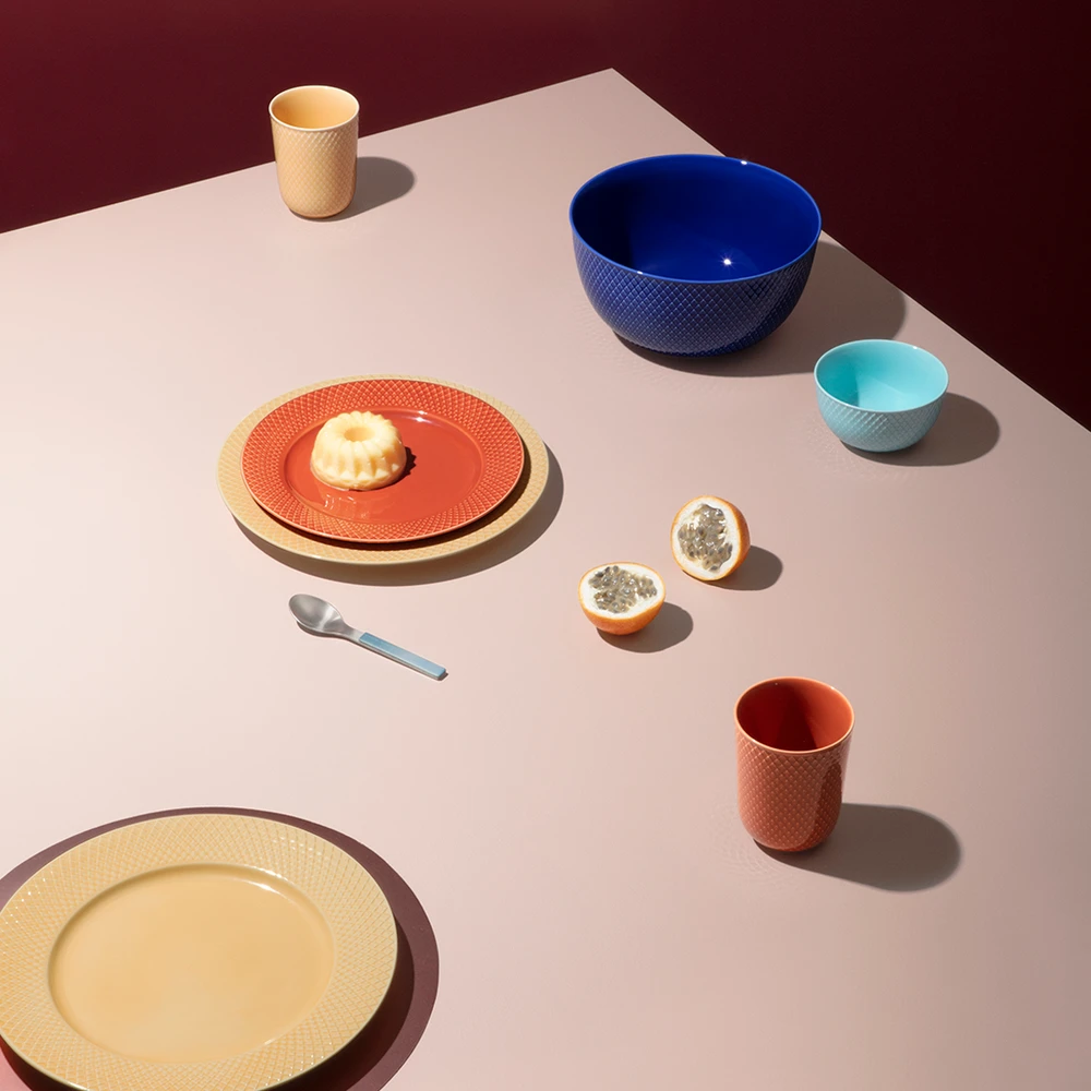 Lyngby Porcelæn – Rombo spalvos serviravimo indas – Ø22 cm – Tamsiai mėlynas