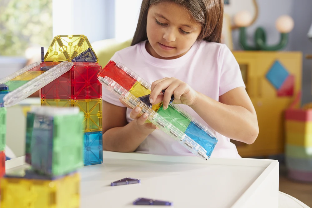 MAGNA-TILES - „Rail Racers Deluxe™“ 90 dalių rinkinys (90361)