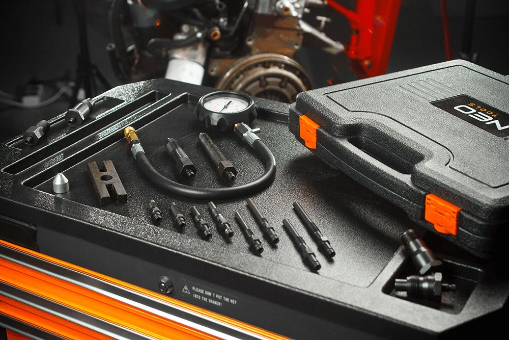 Neo Tools Miernik Dyzelinių variklių suspaudimo slėgio matuokliai, 16 vnt. rinkinys