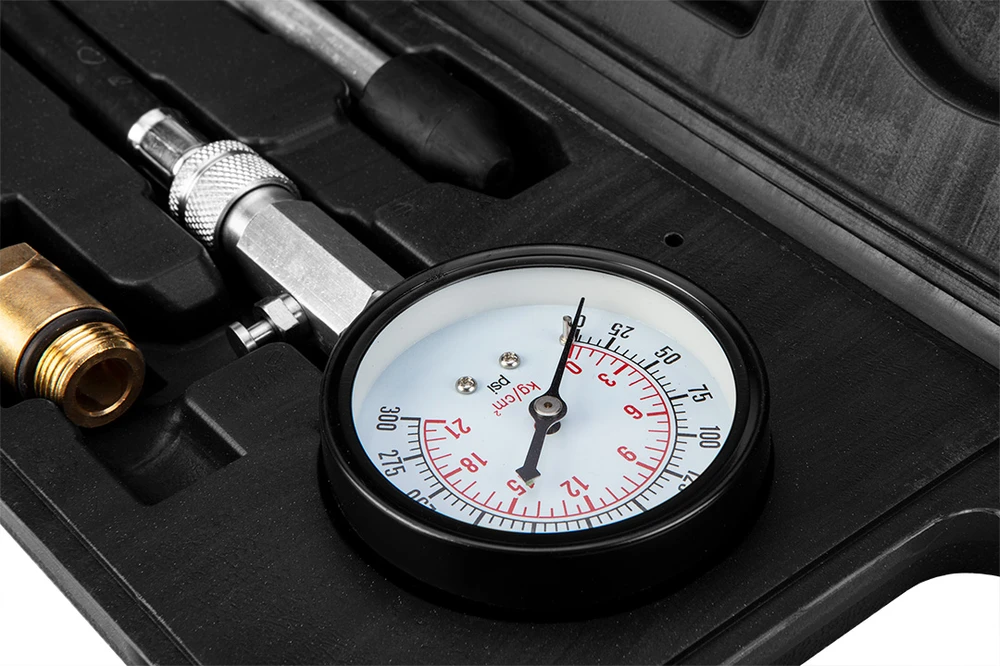 Neo Tools Miernik Suspaudimo slėgio matuoklis su adapterių rinkiniu
