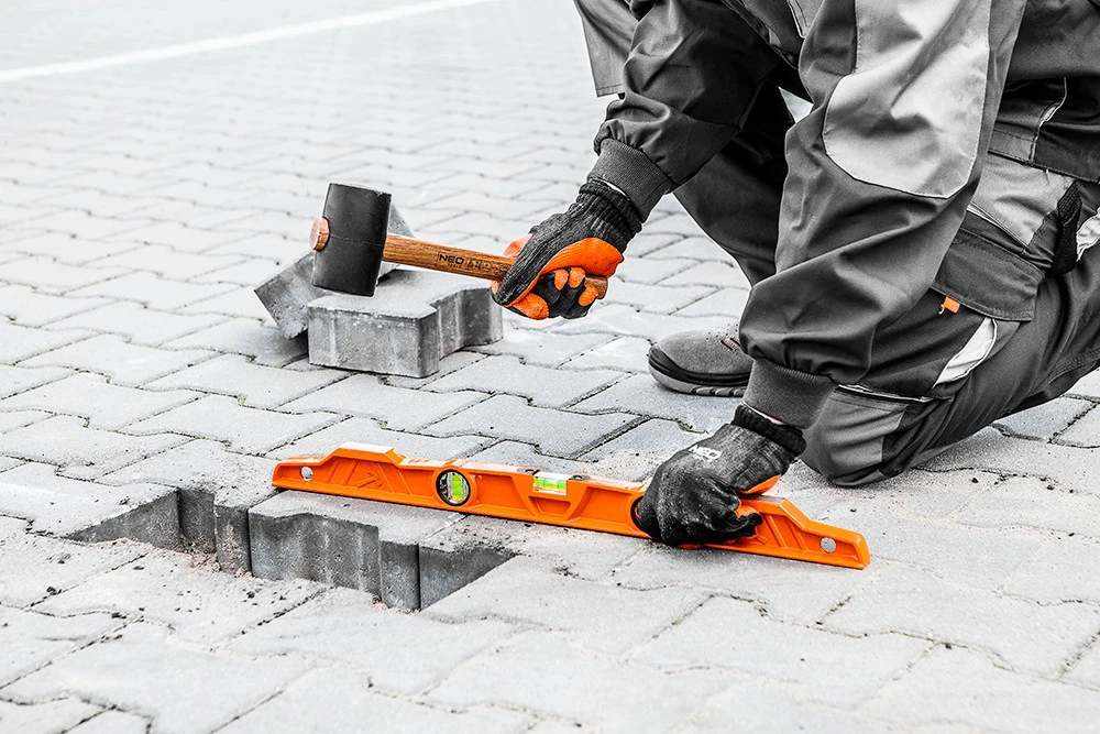 Młotek Neo guminis plaktukas su medine rankena 425g 340mm 25-052