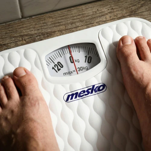 Virtuvinės svarstyklės Mesko | Mastelis | MS 8160 | Mechaninis | Didžiausias svoris (keliamoji galia) 130 kg | Tikslumas 1000 g | Baltas