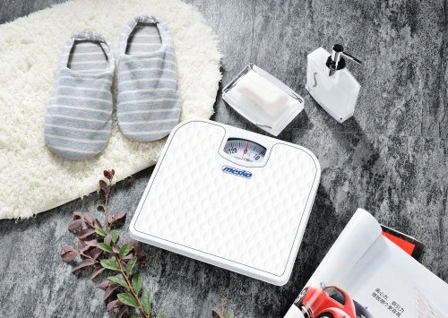 Virtuvinės svarstyklės Mesko | Mastelis | MS 8160 | Mechaninis | Didžiausias svoris (keliamoji galia) 130 kg | Tikslumas 1000 g | Baltas