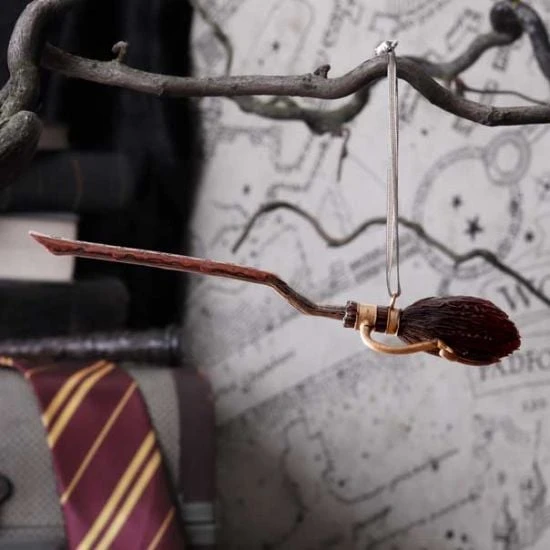 Nemesis Nowharry Potter Hario Poterio pakabinamas žaislas „Firebolt“ 15,5 cm