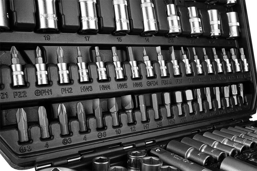 Neo 110 dalių raktų rinkinys 1/2", 1/4", satininis