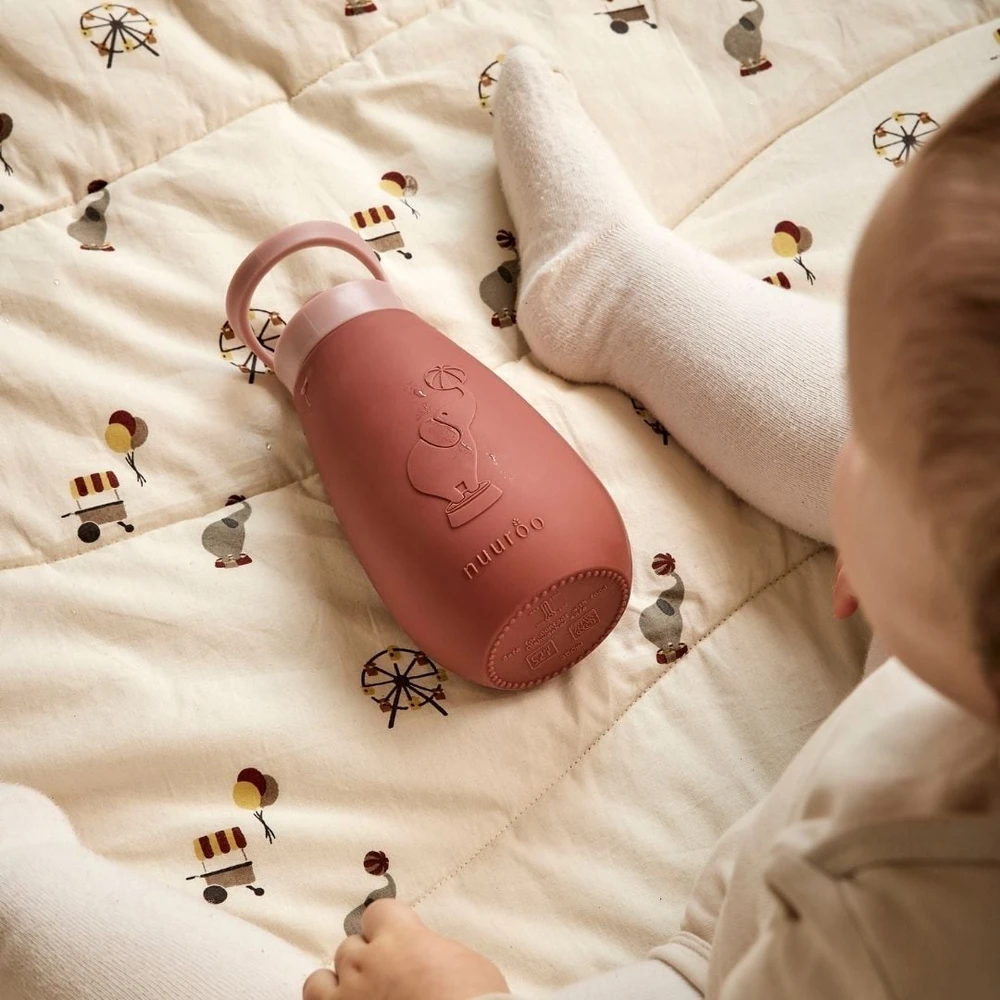 Nuuroo - Pax silikoninis gertuvės buteliukas - 350 ml - raudonmedžio spalvos