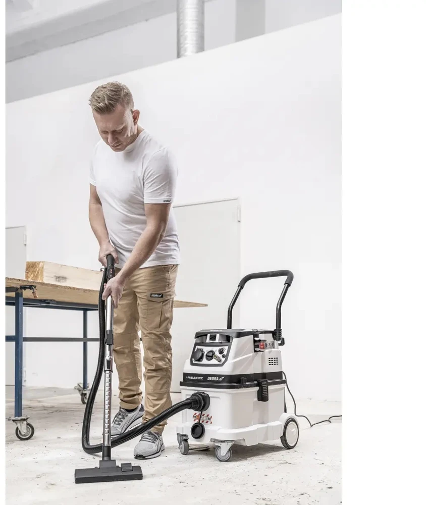 Dedra Statybinis dulkių siurblys su automatinio filtro valymo funkcija DED6609P