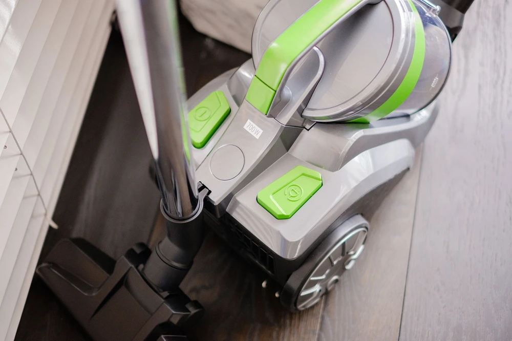 TEESA VACUUM Žalias dulkių siurblys be maišelio