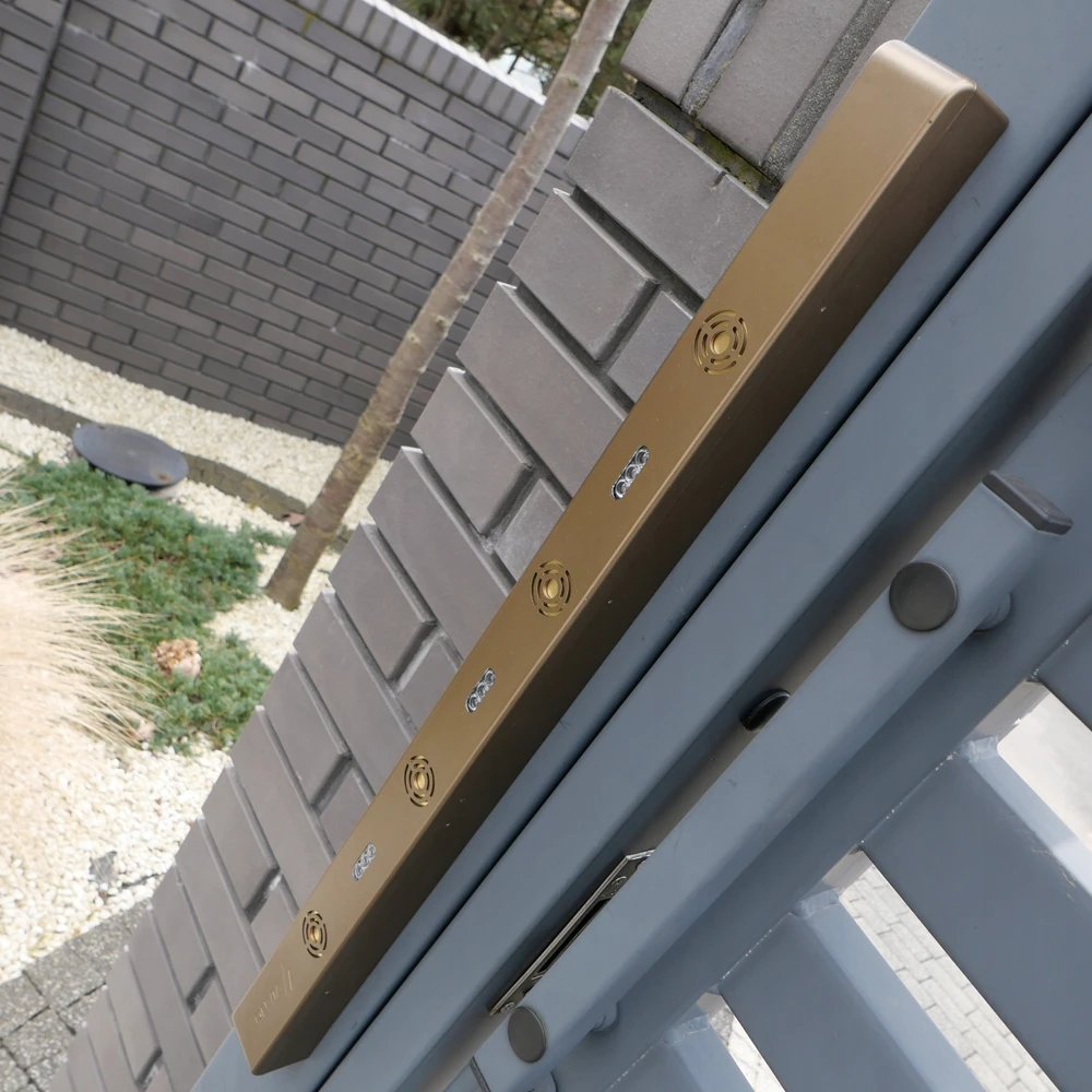 Odstaraszacz Ilgasis auksinis kiaunių ir graužikų atbaidiklis, Viano, Listwa