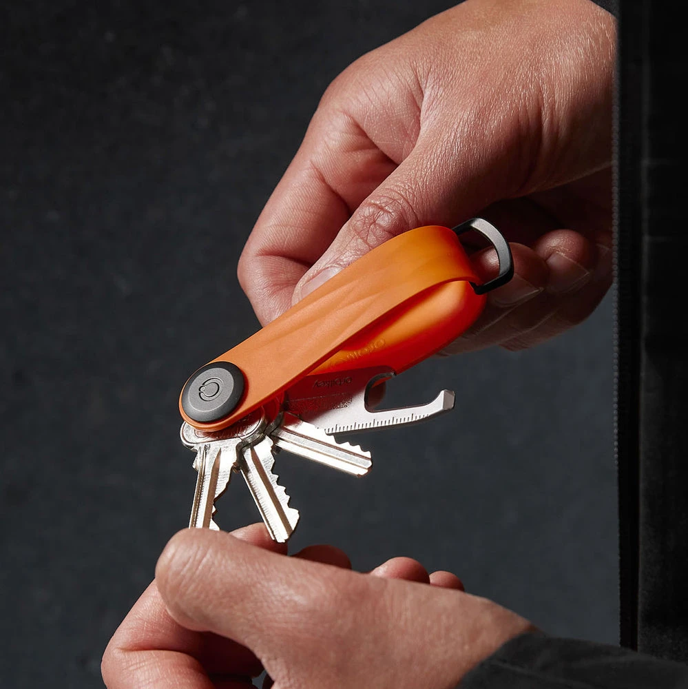 „OrbitKey“ – aktyvus raktų organizatorius – mandarinų spalvos