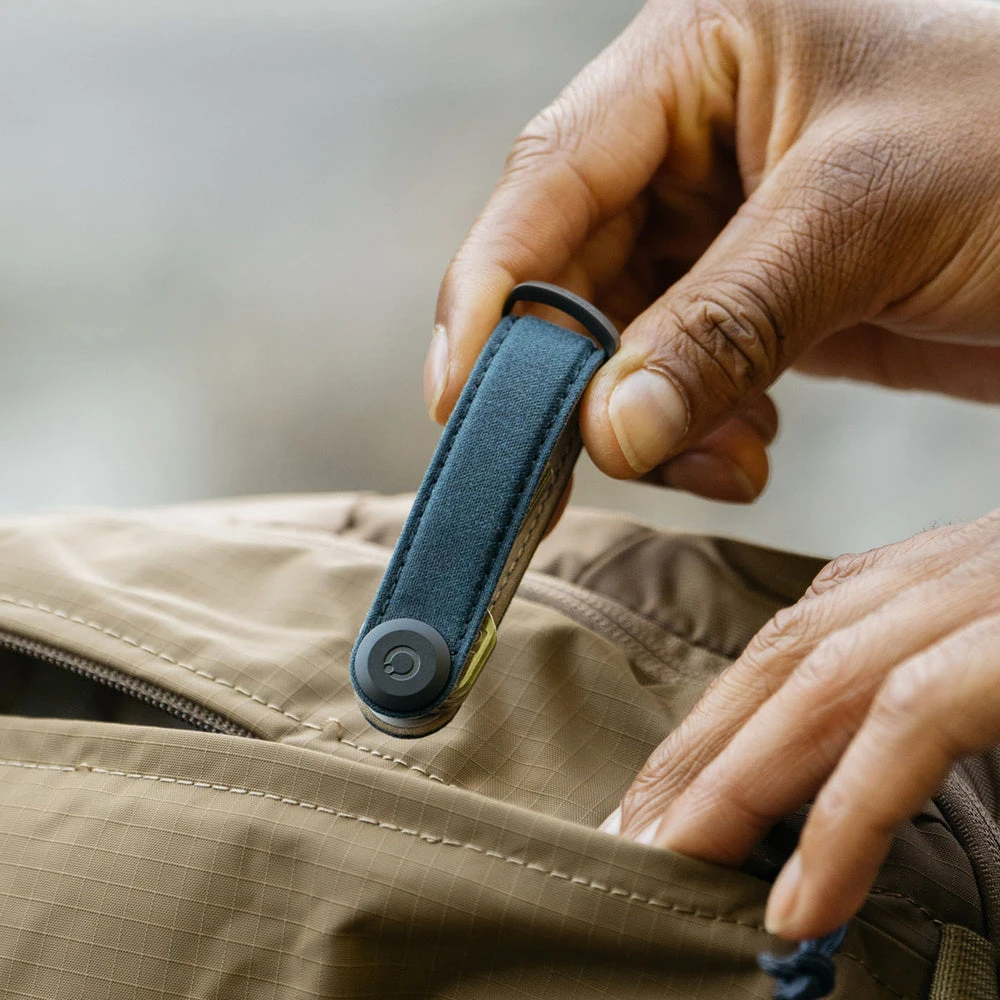„OrbitKey“ – vaškuotos drobės raktų dėklas – tamsiai mėlynas
