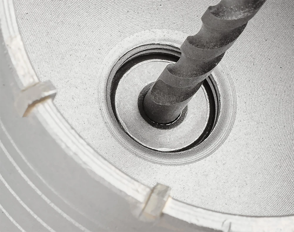 Otwornica 85 mm karbido skylių pjūklas su šešiakampiu adapteriu ir centravimo grąžtu