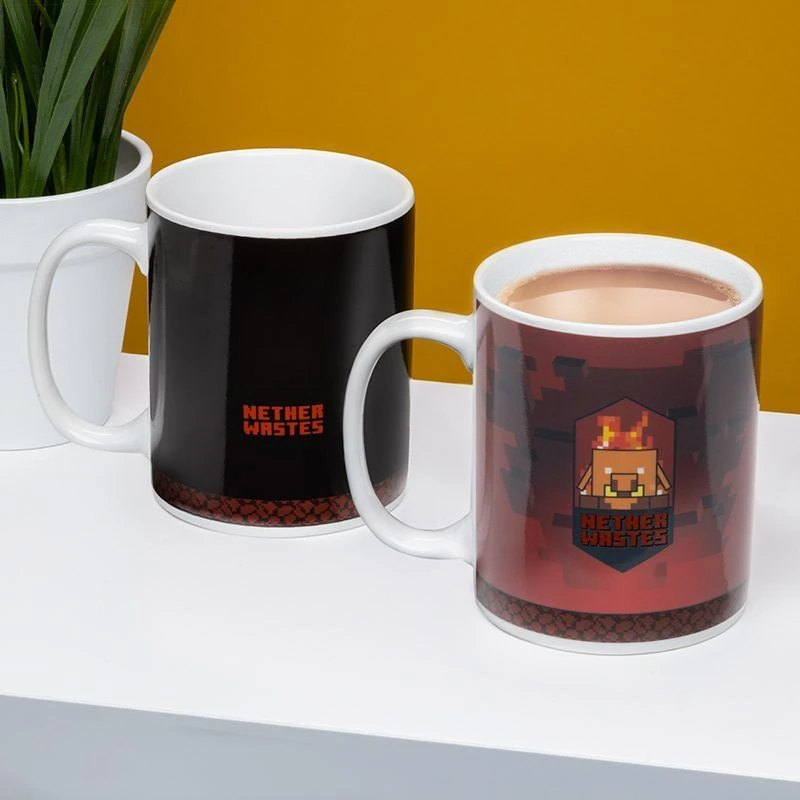 Paladone MINECRAFT Puodelis - Nether | Reaguojantis į karštį 300 ml