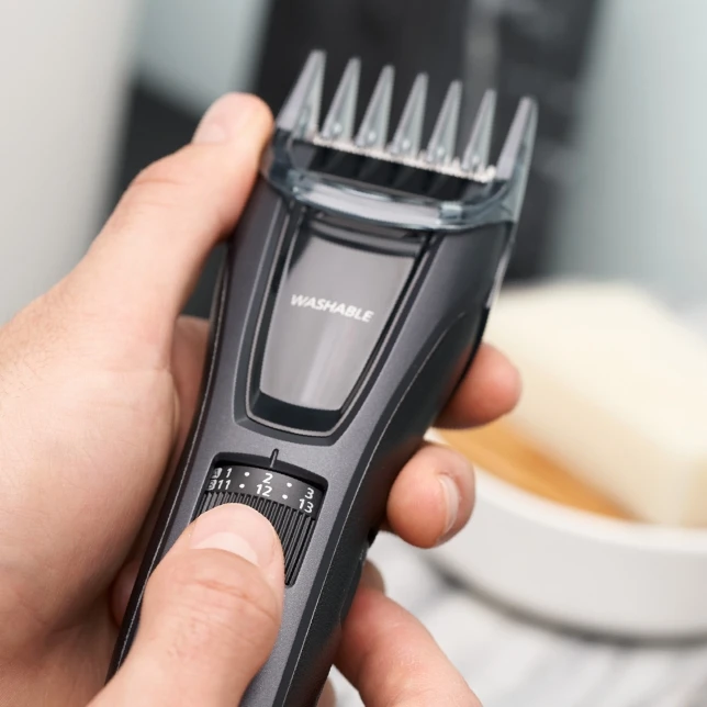„Panasonic“ barzdos ir plaukų kirpimo mašinėlė | „MultiShape ER-CKN1-PAC1“ | Belaidė | Drėgno ir sauso skutimo | Ilgio pakopų skaičius: 39 | Juodas