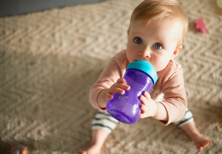 „Philips Avent“ – minkštas, atsparus įkandimams puodelis su snapeliu, 300 ml / 10 uncijų, 9 mėn.+, 1 vnt. pakuotė