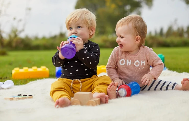 „Philips Avent“ – minkštas, atsparus įkandimams puodelis su snapeliu, 300 ml / 10 uncijų, 9 mėn.+, 1 vnt. pakuotė