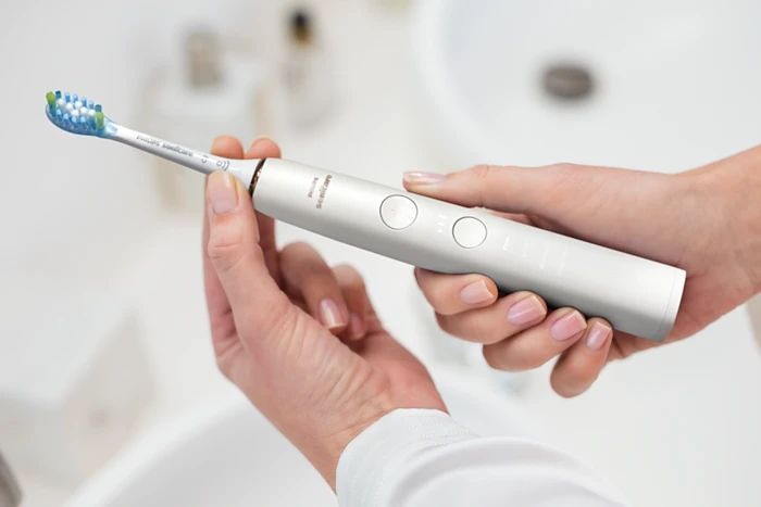 Philips Consumer Lifestyle „Philips DiamondClean 9000“ elektrinis dantų šepetėlis „Sonic“