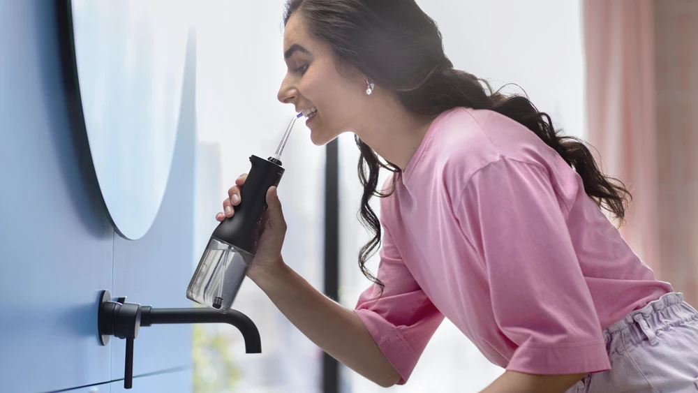 Burnos irigatorius ir dantų šepetėlis Philips Sonicare Cordless Power Flosser „DiamondClean 9000“  HX3886/43