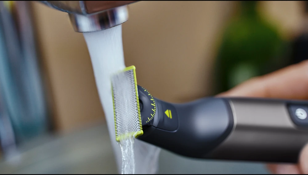 Barzdaskutė Philips OneBlade Pro 360 veidui + kūnui, QP6552/15, Juodos ir žalios spalvos