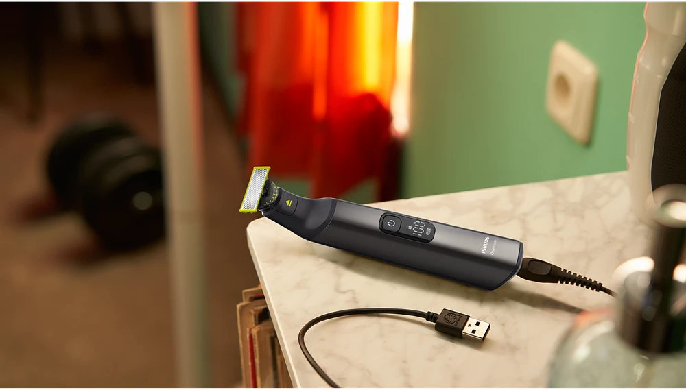 Barzdaskutė Philips OneBlade Pro 360 veidui + kūnui, QP6552/15, Juodos ir žalios spalvos