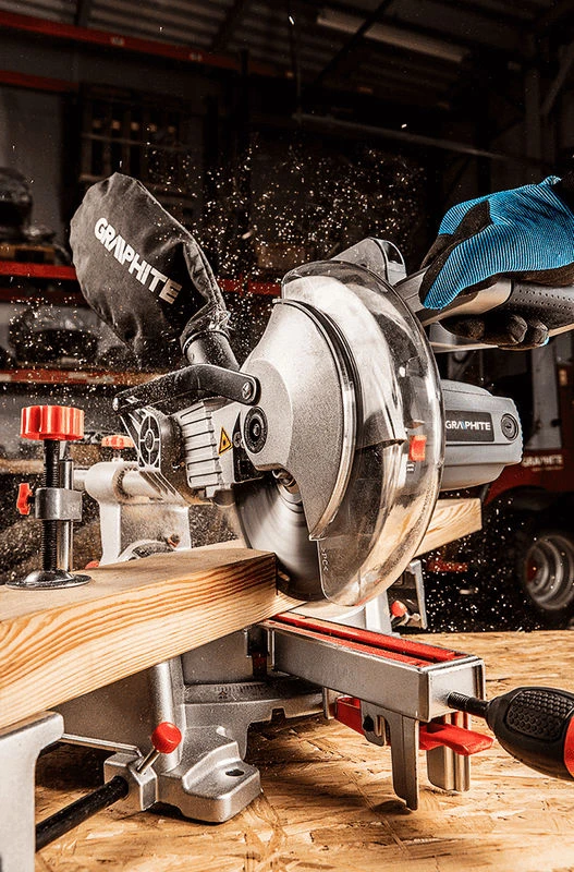 Skersavimo pjūklas Graphite 1800W 59G806