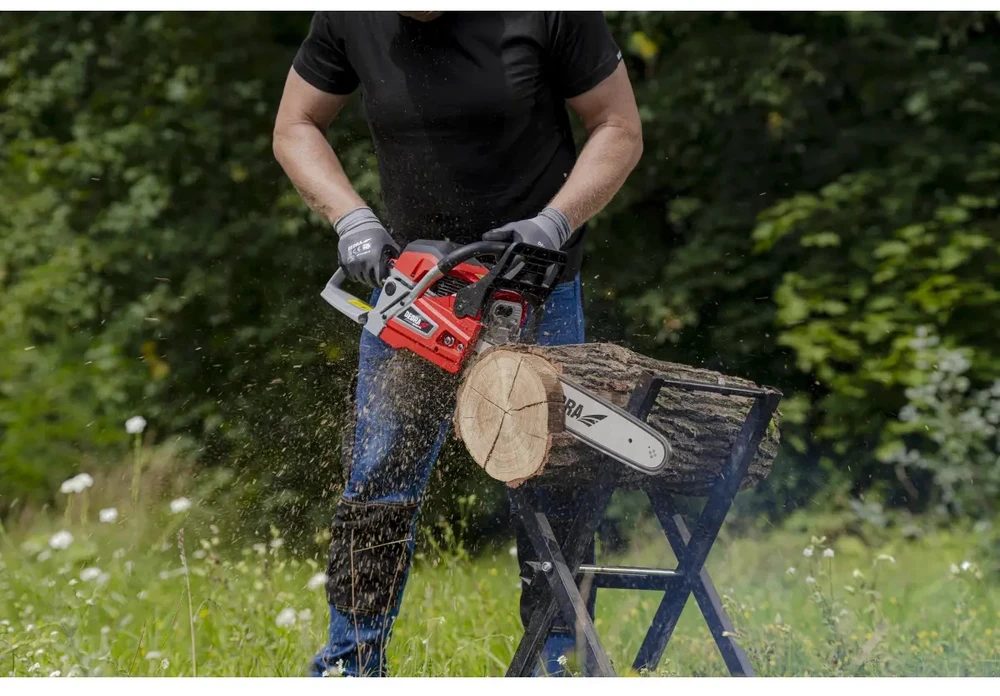 Dedra pjūklas Benzininis grandininis pjūklas 2,4 kW 58cc 18" 45 cm