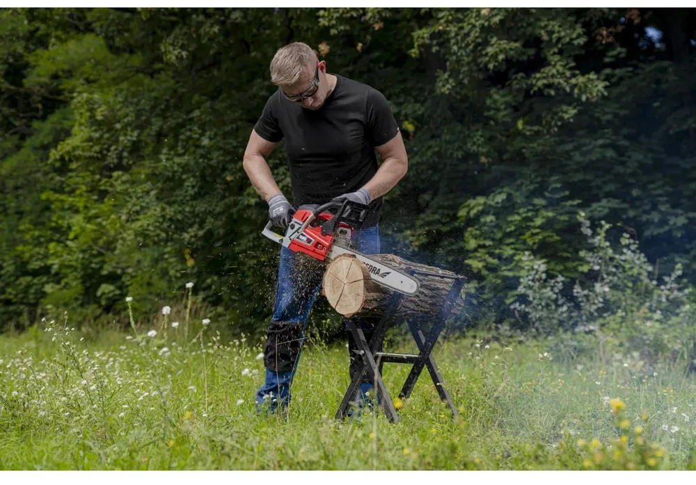Dedra pjūklas Benzininis grandininis pjūklas 2,4 kW 58cc 18" 45 cm