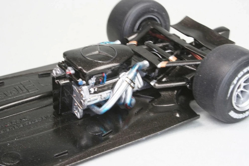 Revell McLaren Mercedes F1 MP4-25 Lewis Hamilton 1:24 surinkimo rinkinys