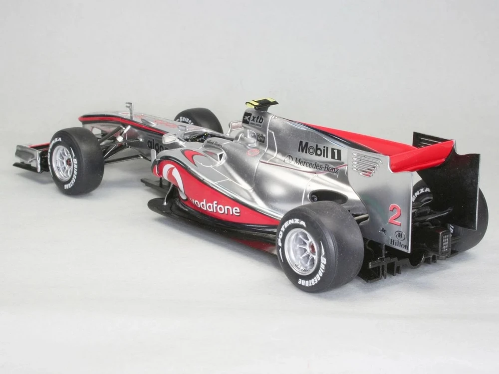 Revell McLaren Mercedes F1 MP4-25 Lewis Hamilton 1:24 surinkimo rinkinys