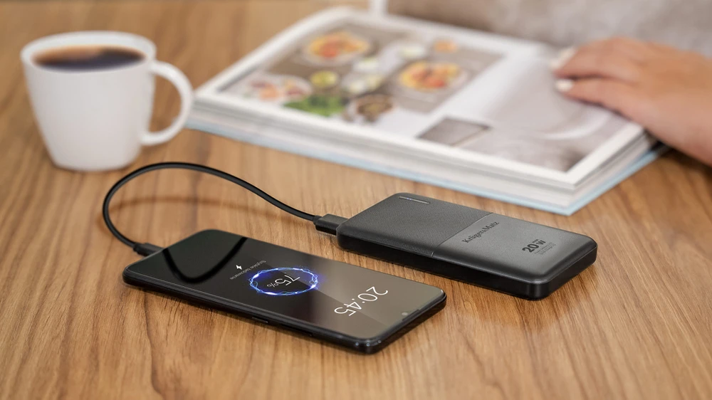 Power Bank Kruger & Matz 10000 mAh Li-pol su QC ir PD funkcijomis