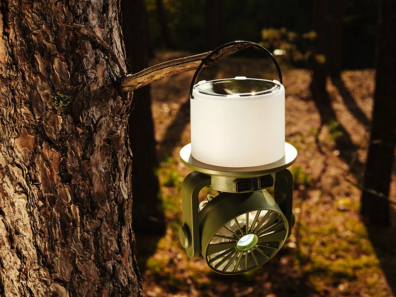 Przenośna Nešiojama stovyklavimo lempa su ventiliatoriumi „TRACER LightBreeze“