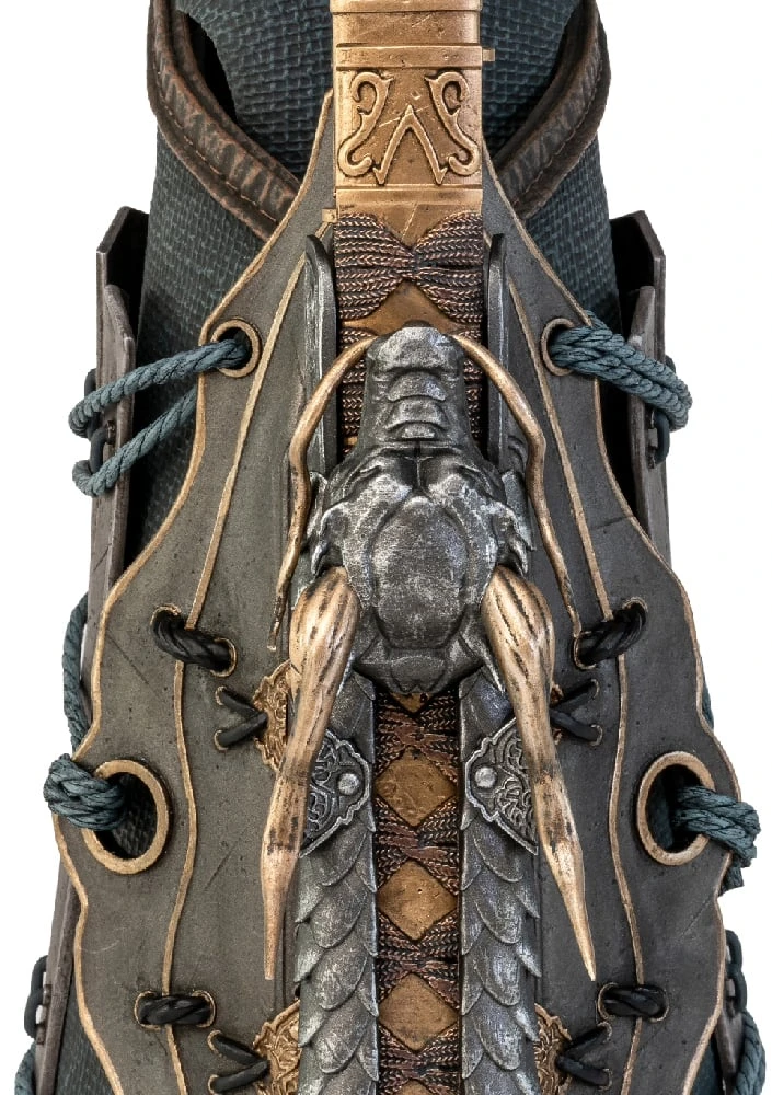 „PureArts Assassin's Creed“ – Naoe paslėpto ašmenų 1/1 mastelio replika