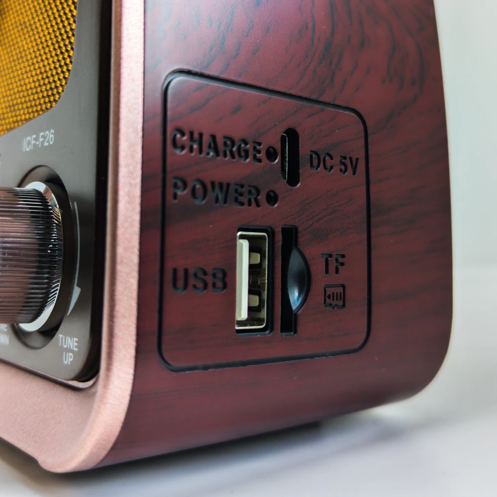Przenośne Nešiojamasis virtuvės radijas su retro FM, Bluetooth, USB, SD