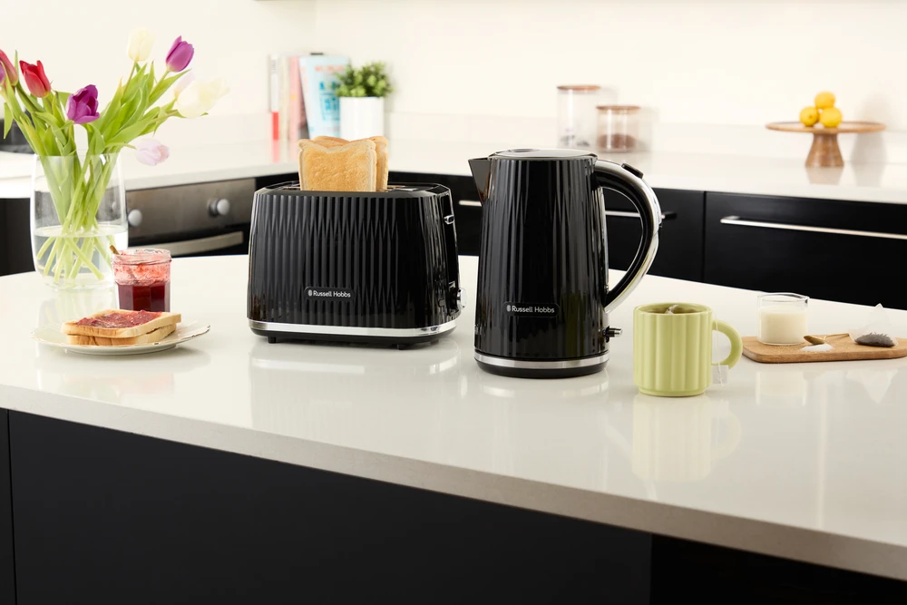 Russell Hobbs Eden virdulys, juodas, 1,7 l