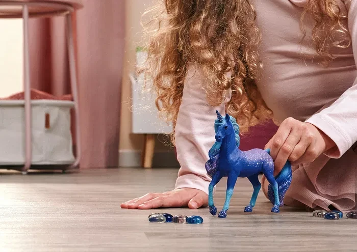 Schleich – Galaxy Unicorn Rainbow Stallion (70841)