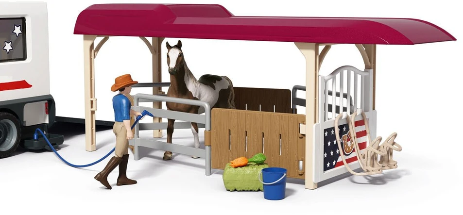 SCHLEICH HORSE CLUB Sunkvežimis ir priekaba prie ežero