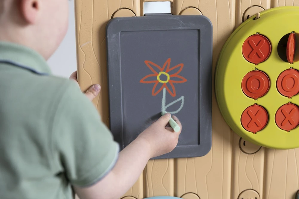 Smoby dvigubos rūšies veiklos siena - Montessori manipuliacija