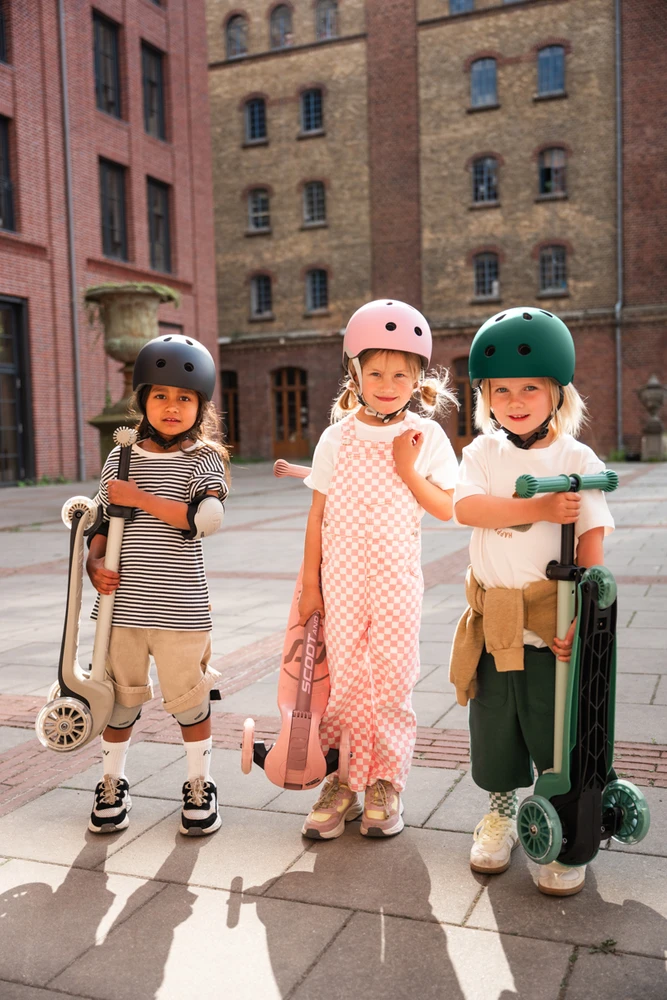 Scoot and Ride Scoot & Ride Highwaykick 3S LED Z systemem sterowania 2w1 Forest S00939
