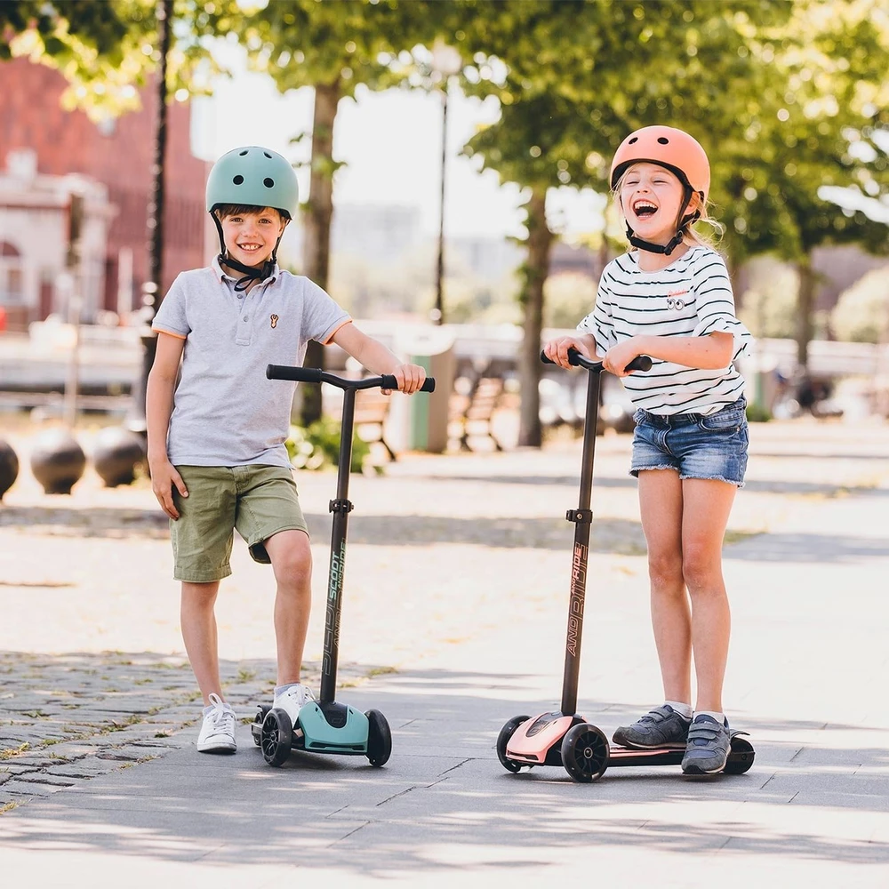 Scoot and Ride Scoot & Ride Highwaykick 5 LED Forest