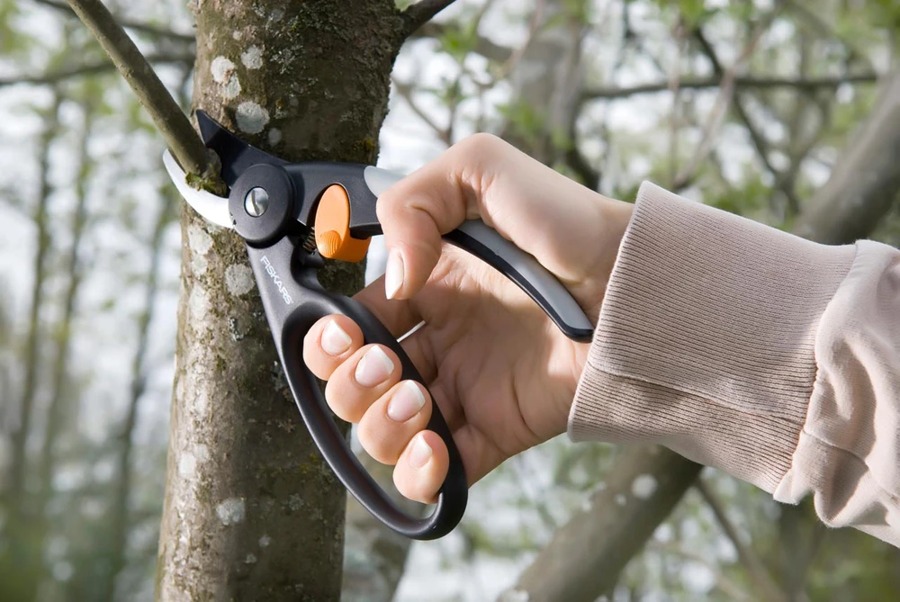 Fiskars Sekatorius prasilenkiančiais ašmenimis 1001534